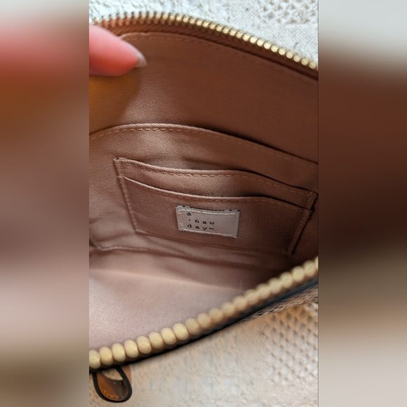 Snakeskin Wristlet Clutch - Picture 3 of 6